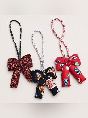 🩷Firm Price🩷3 pieces Vera Bradley plush puffy bow shape bag charms